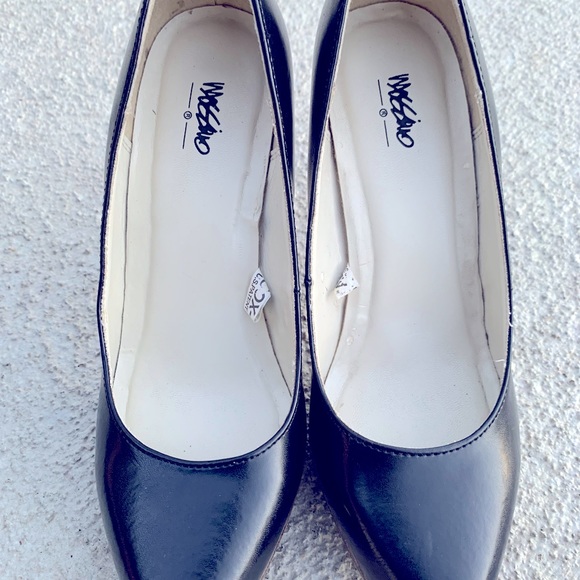 High Heel Pumps - Picture 3 of 8